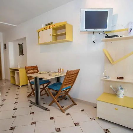 Two-bedroom In V Daire Poreč